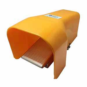Interstate Pneumatics VFP440CL 2-Position 5-Port Foot Pedal Air Control Valve with Lock & Protective Guard